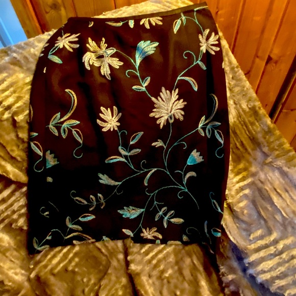 LOFT brown and blue embroidered linen and rayon skirt size 0 - Picture 1 of 3